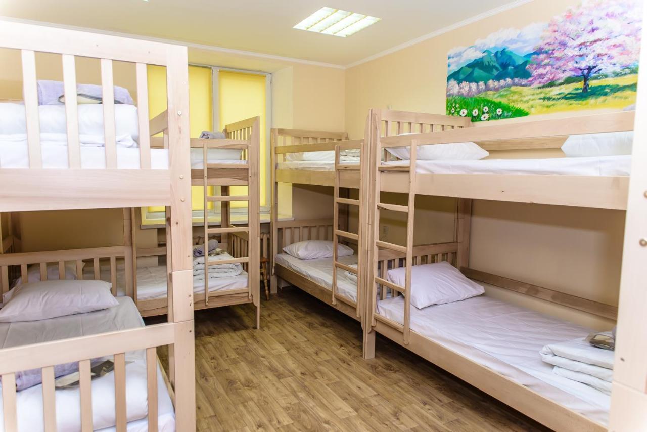 Botanic Globus Hostel Kyiv Exterior photo