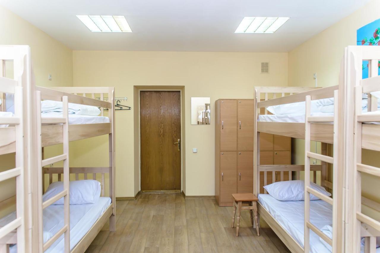 Botanic Globus Hostel Kyiv Exterior photo