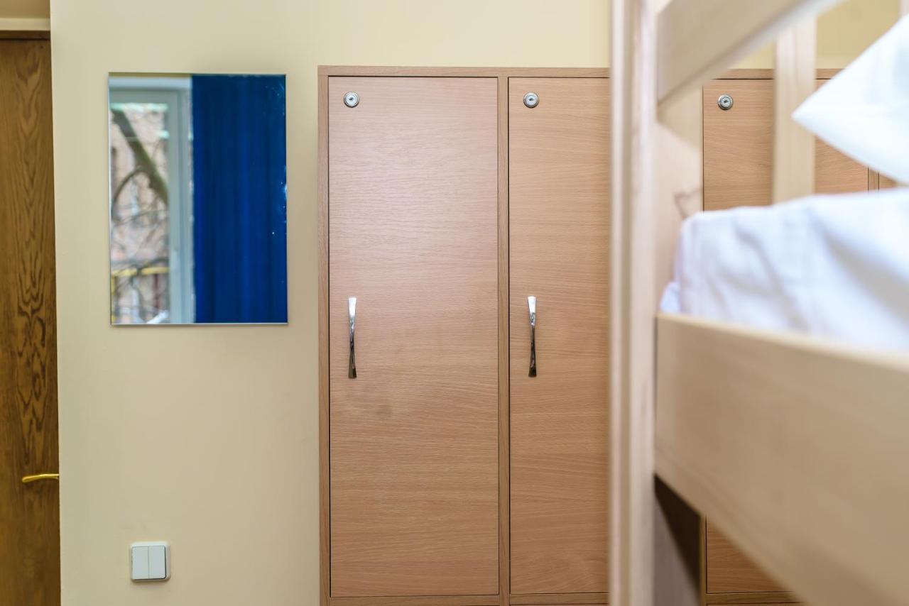 Botanic Globus Hostel Kyiv Exterior photo